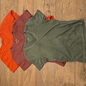 Universal Thread Womens Vneck Tshirts Size XS